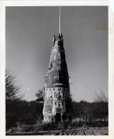 N.E. Galloway totem pole, Foyil, Oklahoma, press photo N.E. Galloway totem pole, Foyil, Oklahoma, press photo