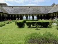 Beautiful cloister and beautiful garden. The view is beautiful too. Mont-Saint-Michel