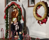 Wild fashion nativity scene, Chicago