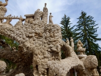 Little figures, Le Palais Idéal du Facteur Cheval, Hauterives, France