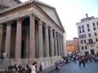 The Pantheon, tourist mecca