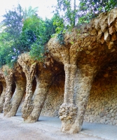 Arcade's leaning pillars, Antoni Gaudí's Park Güell, Barcelona, Spain