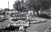 Peterson's Rock Garden, between Bend and Redmond, Oregon, postcard