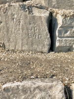 1940, LV, JG. Chicago lakefront stone carvings, Promontory Point. 2018