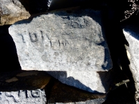 TON, CHA. Chicago lakefront stone carvings, Rainbow Beach. 2019