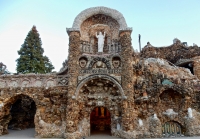South facade, Father Paul Dobberstein's Grotto of the Redemption, West Bend, Iowa, 1912-1954 South facade, Father Paul Dobberstein's Grotto of the Redemption, West Bend, Iowa, 1912-1954