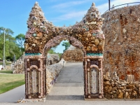 Father Paul Dobberstein's Grotto of the Redemption, West Bend, Iowa, 1912-1954