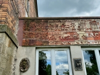 The Jan Matejko High School of Fine Arts in Nowy Wiśnicz has a wonderfully decorated facade