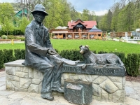 Statue of Nikifor, Krynica's great self-taught artist. There is a nice museum featuring his tools, lots of photos and a smapling of his paintings and drawings