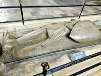 Effigy of 14th Century warrior, Salisbury Cathedral