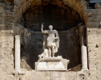 Statue of the emperor, the ancient Roman theater in Orange