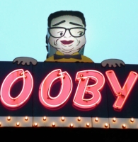 A dead ringer for the late Illinois Sen. Paul Simon. Booby's, Milwaukee Avenue, Niles A dead ringer for the late Illinois Sen. Paul Simon. Booby's, Milwaukee Avenue, Niles