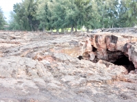 Lava tube cave shelter and petroglyphs at Waikoloa