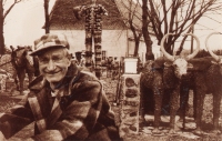 Fred Smith at his Wisconsin Concrete Park in Phillips postcard