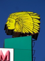 Roadside Art Online: Apache Motel, Chicago