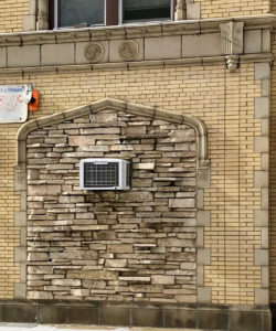 Irving Park Road, Chicago, Thomasson