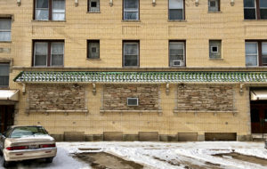 Irving Park Road, Chicago, Thomasson