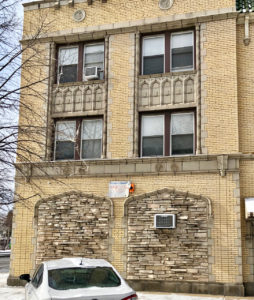 Irving Park Road, Chicago, Thomasson