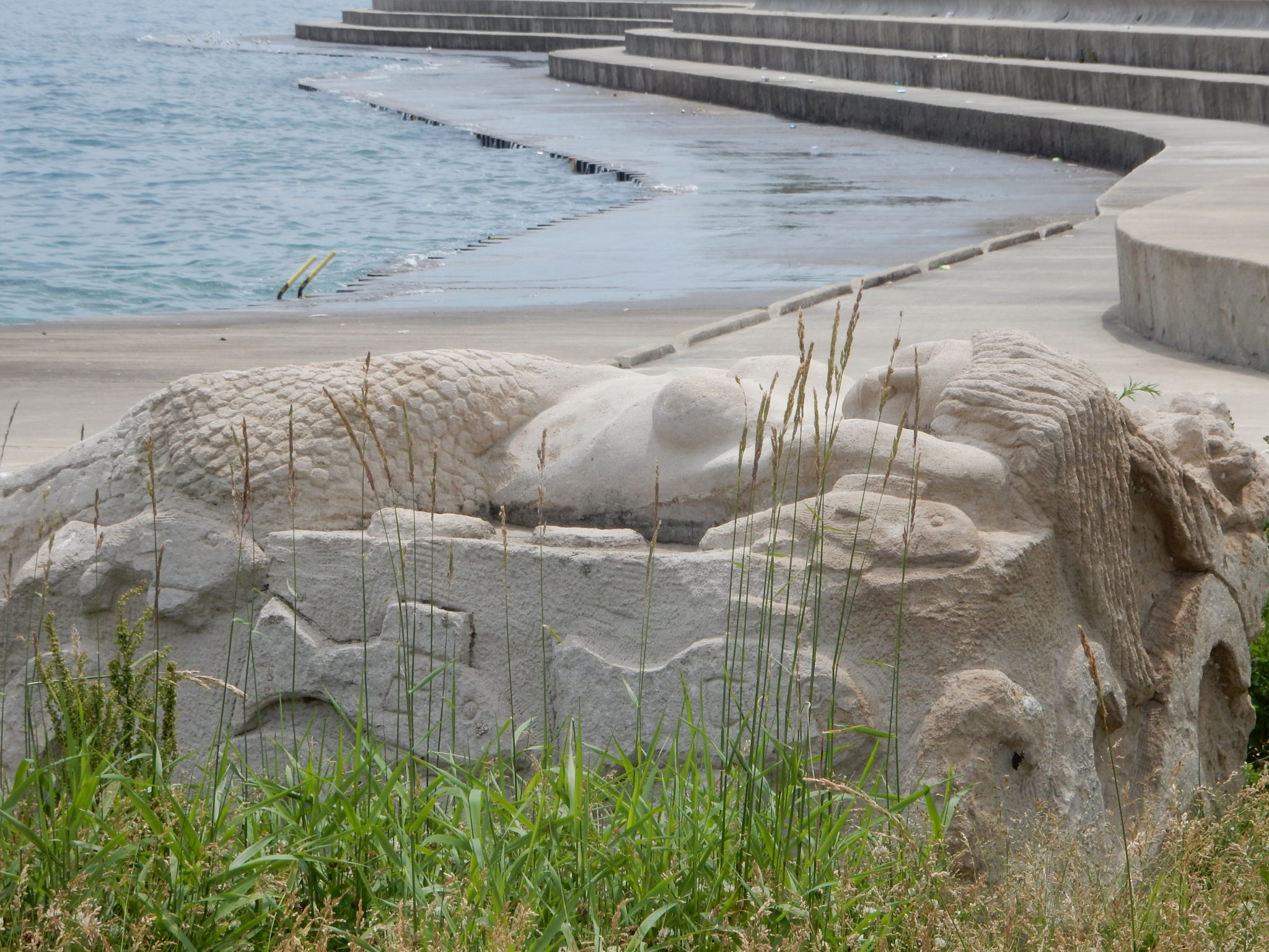 Mermaid by Roman Villareal and Jose Moreno. Location: Oakwood Beach. Credit: Photo by William Swislow